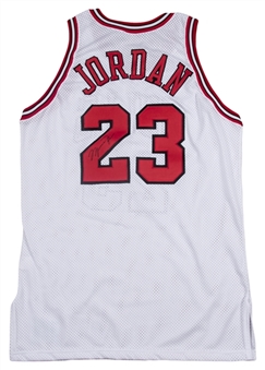 1995-96 Michael Jordan Signed Chicago Bulls Home Jersey (UDA)